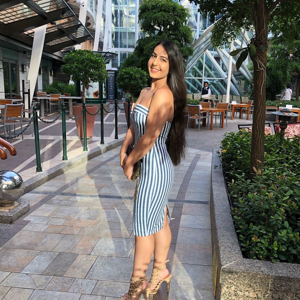 Meet your Posher, Azeen